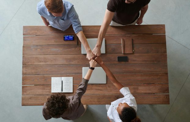 شراكة مع موزعين جدد